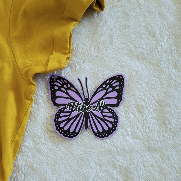 Vibe N' "Happiness Comes In Waves"🌊 Graphic Tee - NWT - Picture 7 of 10